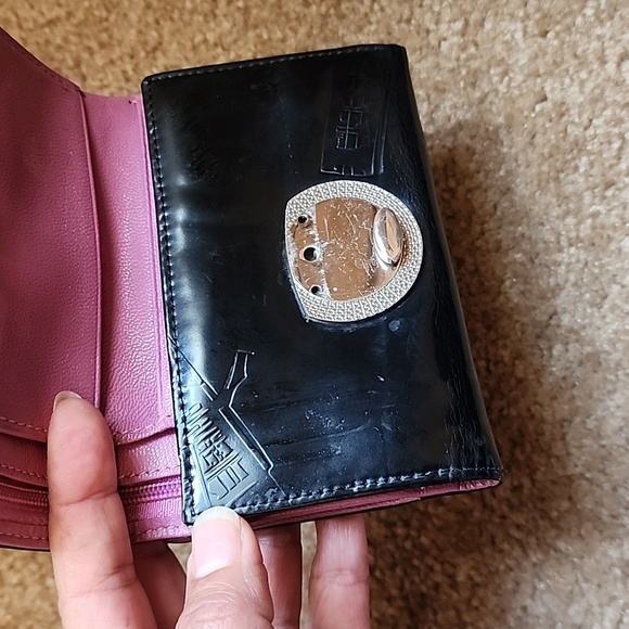 Prada Milano Wallet Patent Leather - Picture 13 of 16